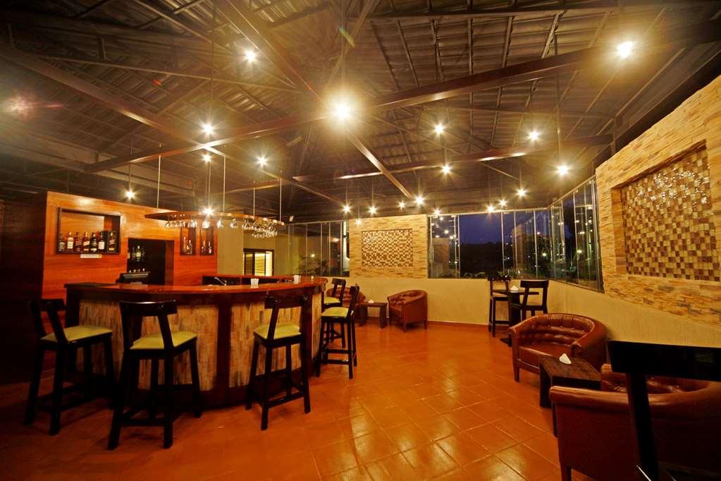 Best Western Premier Garden Hotel Entebbe Restoran gambar
